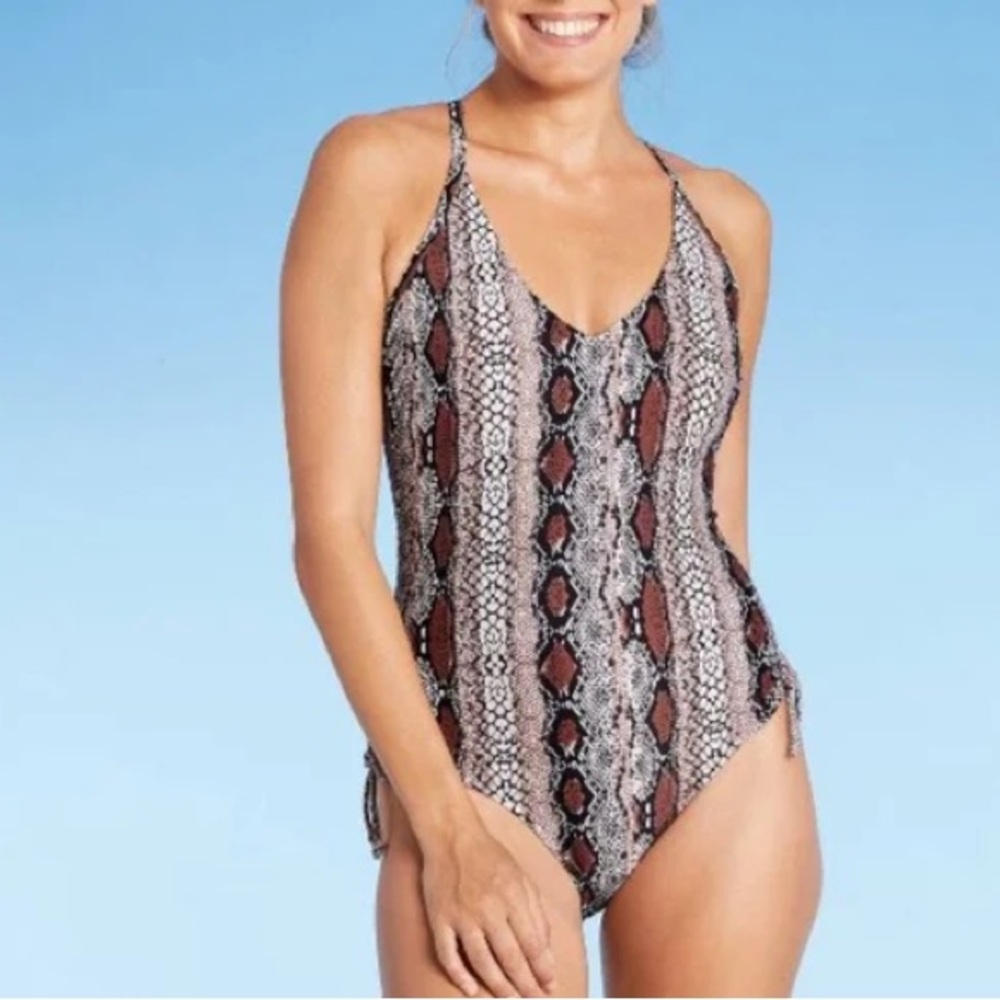 Kona Sol Animal Print One Piece Swimsuit, size Small